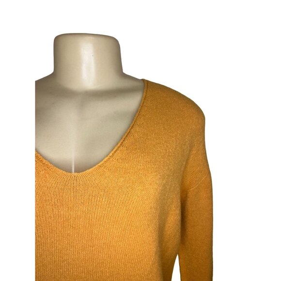 Made in Italy Women's Round Neck Long Sleeve Orange Sweater Sz M - NWT - Picture 3 of 8